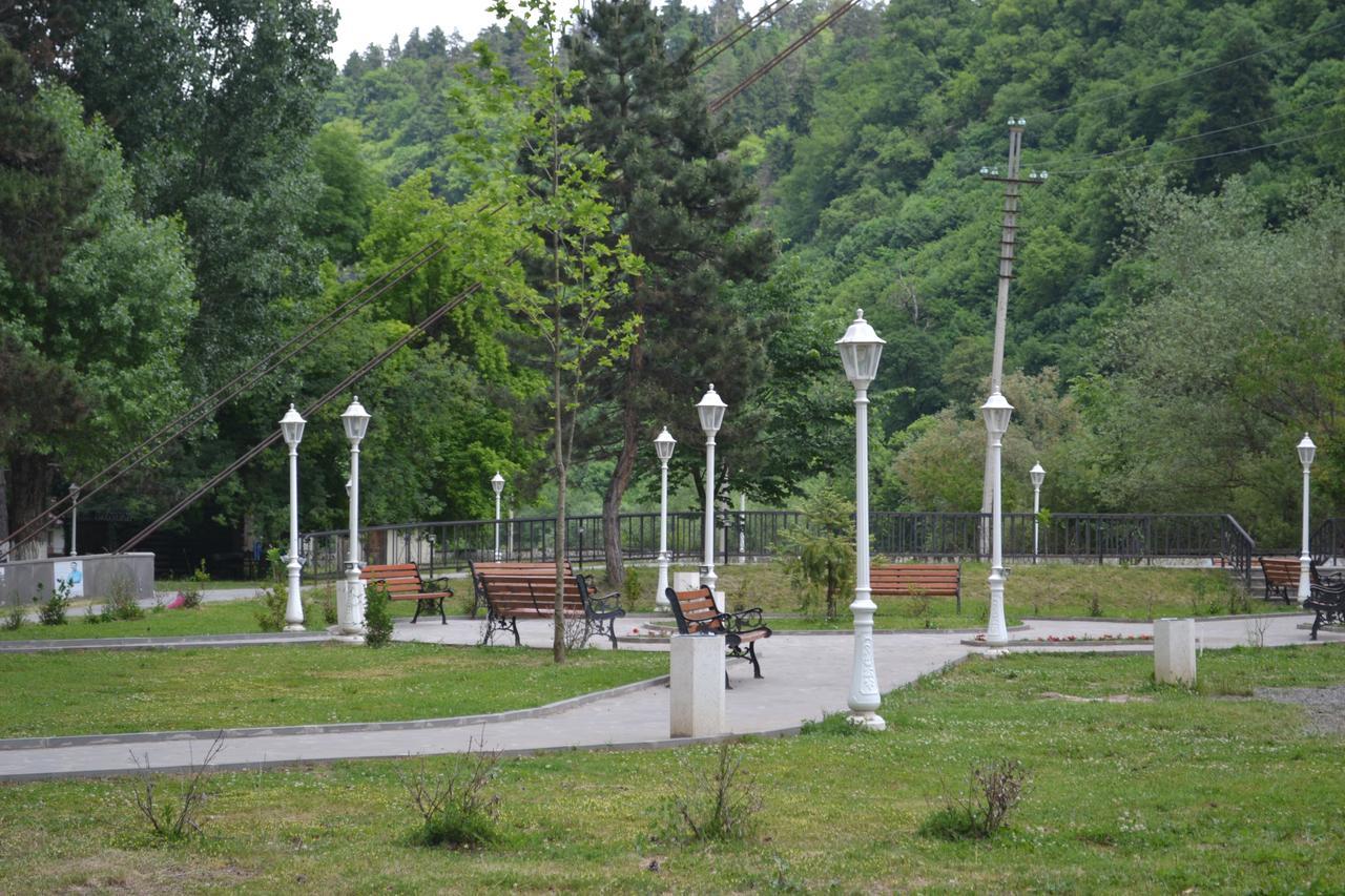 Beirut Pasha Restautrant & Riverside Hostel Borjomi Dış mekan fotoğraf